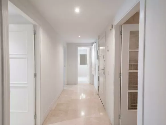 2-bedroom Apartment In Marbella, Spain (121 M²)