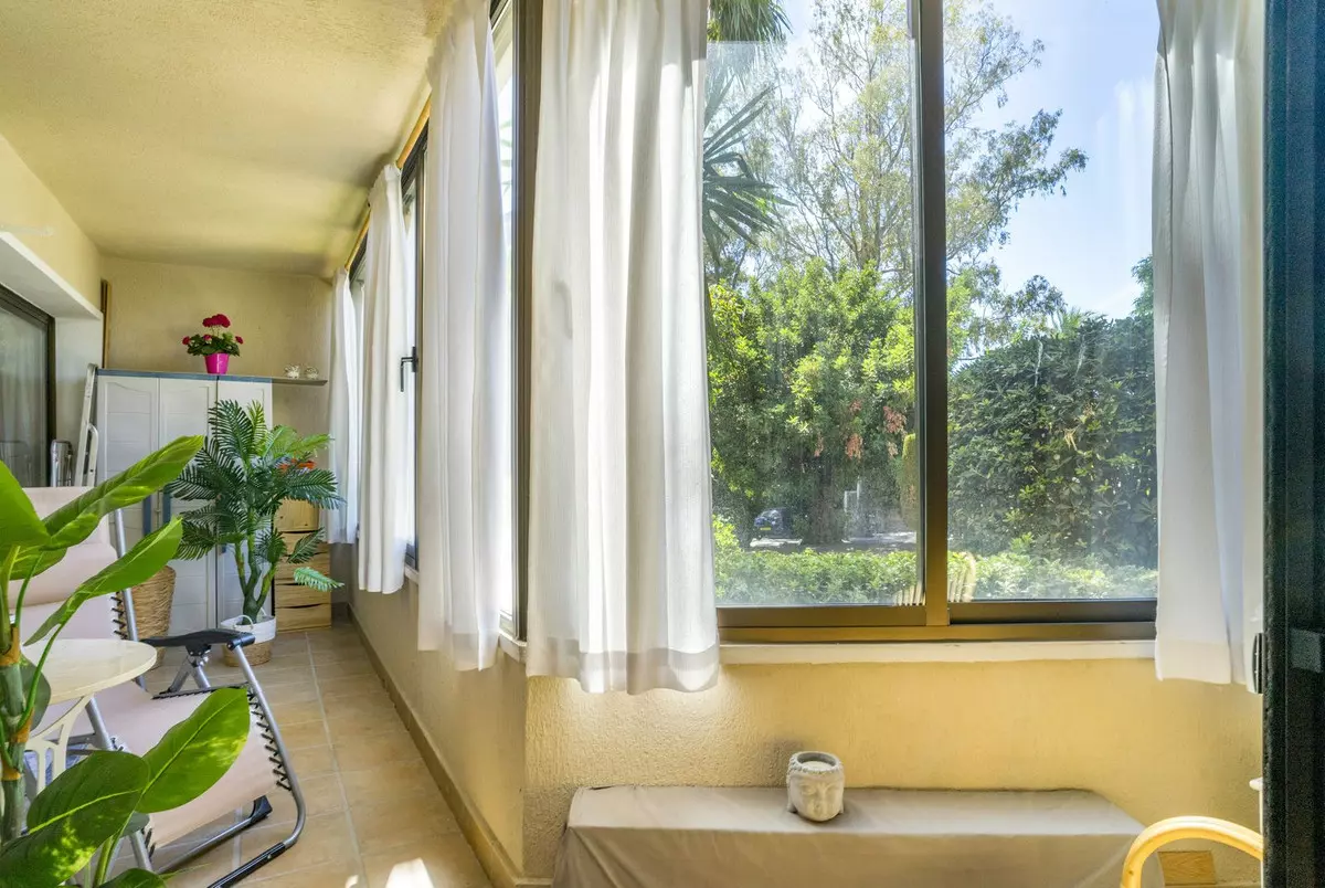 1-bedroom Apartment In Estepona, Spain (57 M²)