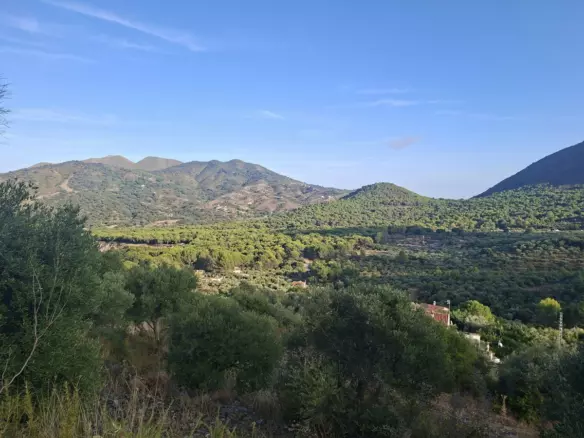 4-bedroom Country House In Ojen, Spain (120 M²)