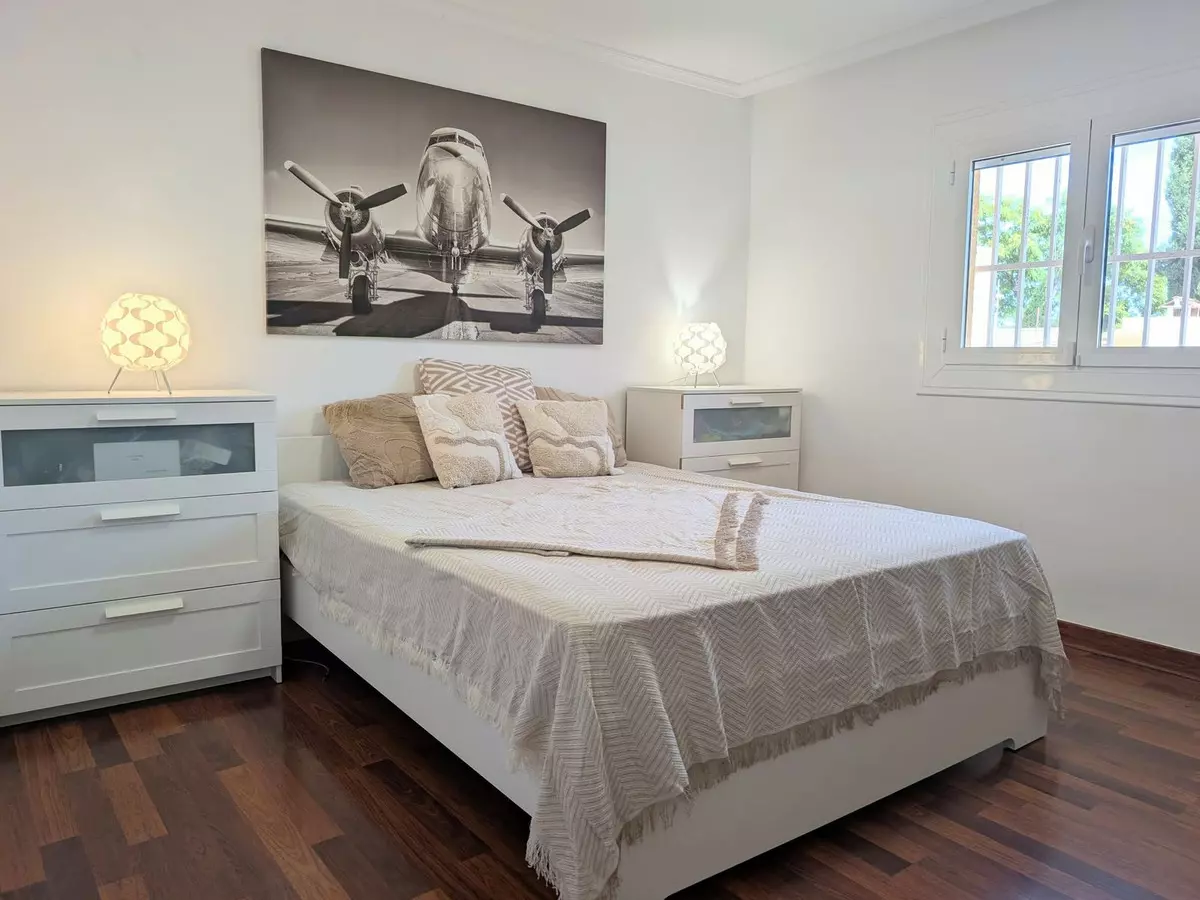 5-bedroom Villa In San Vicente Del Raspeig, Spain (130 M²)