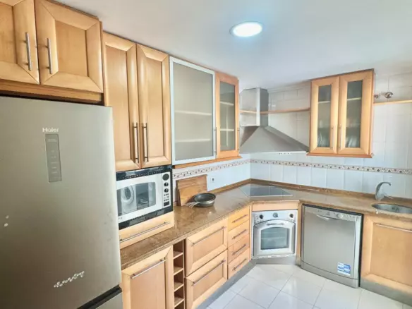 2-bedroom Apartment In Málaga, Spain (132 M²)