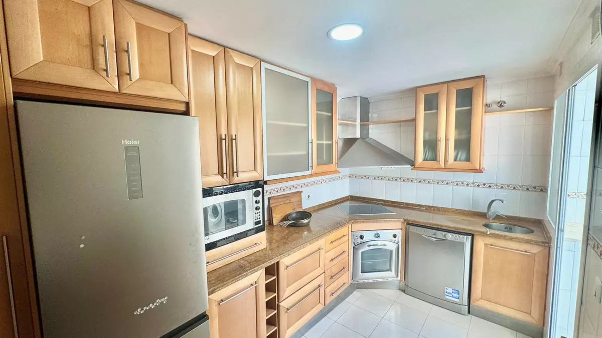 2-bedroom Apartment In Málaga, Spain (132 M²)