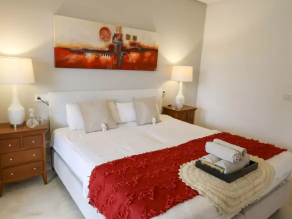 2-bedroom Apartment In Benahavis, Spain (94 M²)