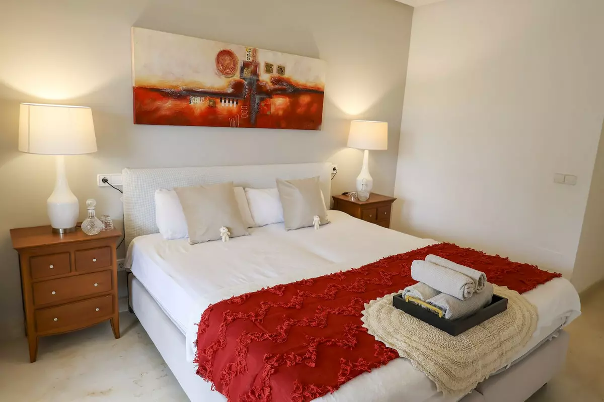 2-bedroom Apartment In Benahavis, Spain (94 M²)