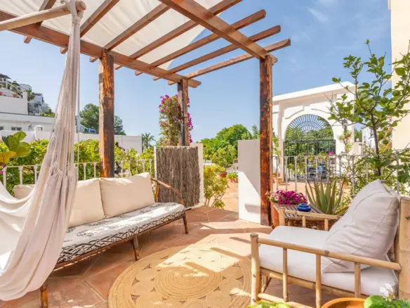 2-bedroom Town House In Benahavis, Spain (104 M²)