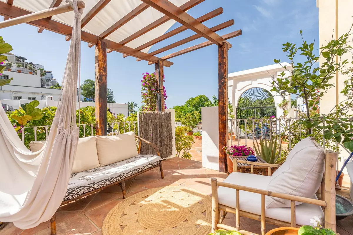 2-bedroom Town House In Benahavis, Spain (104 M²)