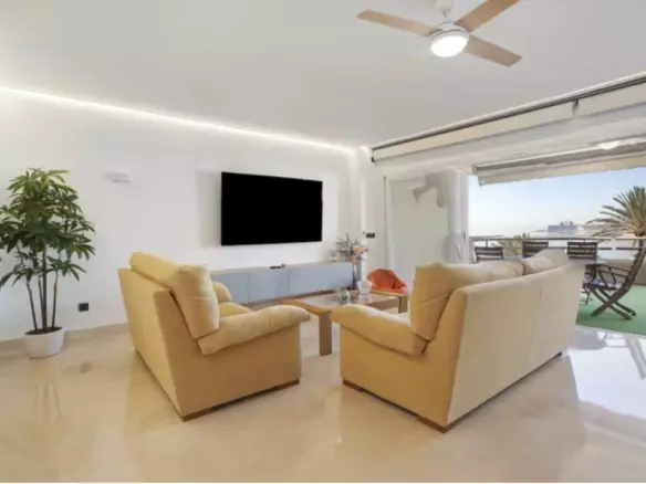 3-bedroom Apartment In Benalmádena, Spain (202 M²)
