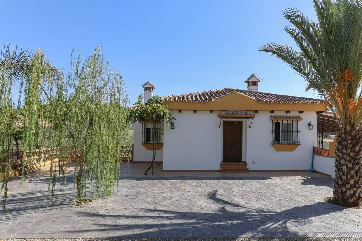 3-bedroom Villa In Guaro, Spain (208 M²)