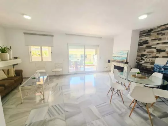 3-bedroom Apartment In Benalmádena, Spain (140 M²)