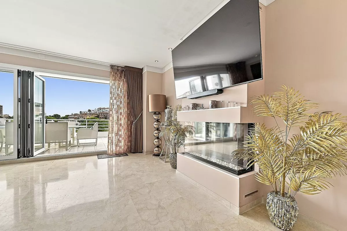 3-bedroom Apartment In Benalmádena, Spain (134 M²)