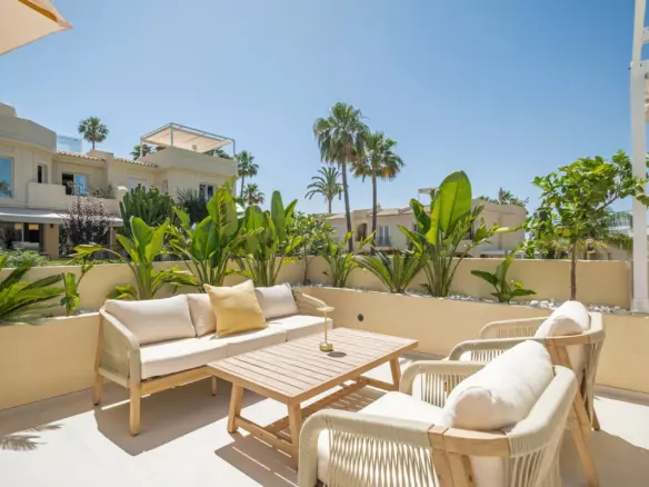 4-bedroom Town House In Benahavis, Spain (350 M²)