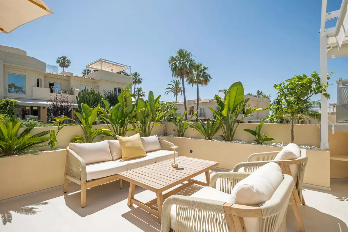 4-bedroom Town House In Benahavis, Spain (350 M²)