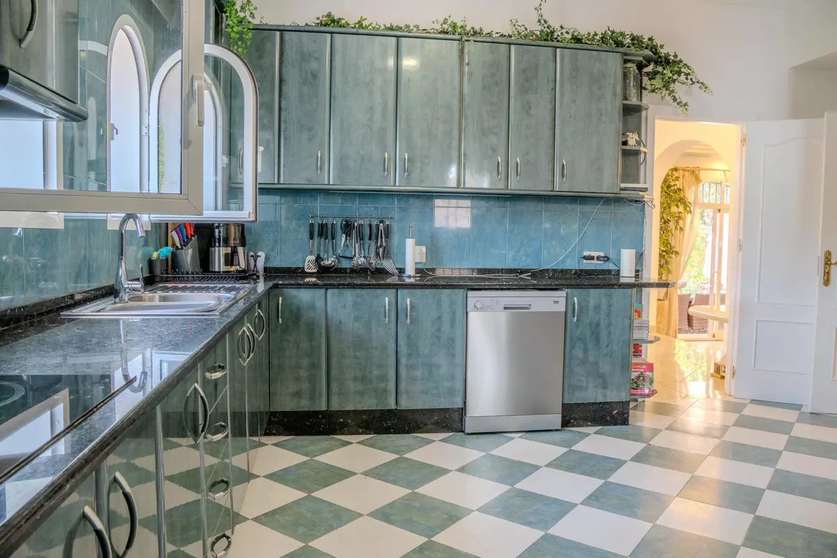 6-bedroom Villa In Benahavis, Spain (797 M²)
