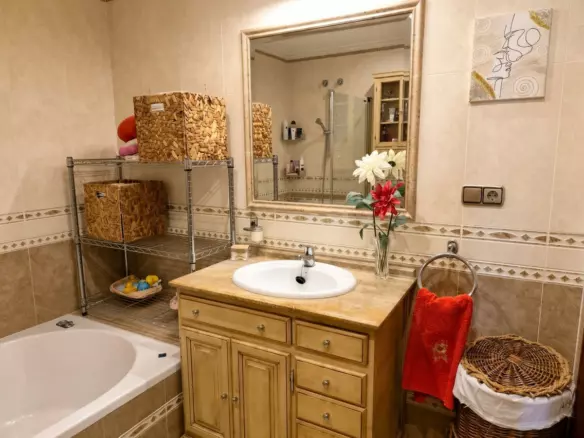 4-bedroom Apartment In Estepona, Spain (107 M²)