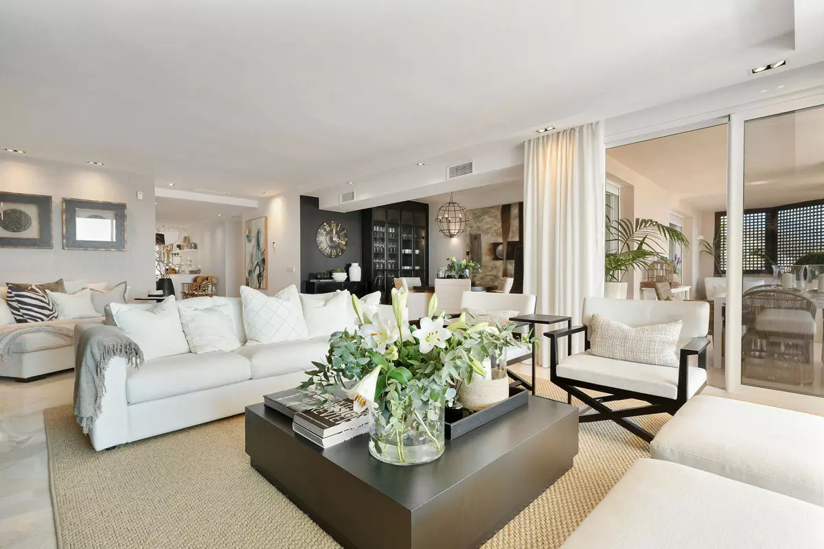 3-bedroom Apartment In Marbella, Spain (300 M²)