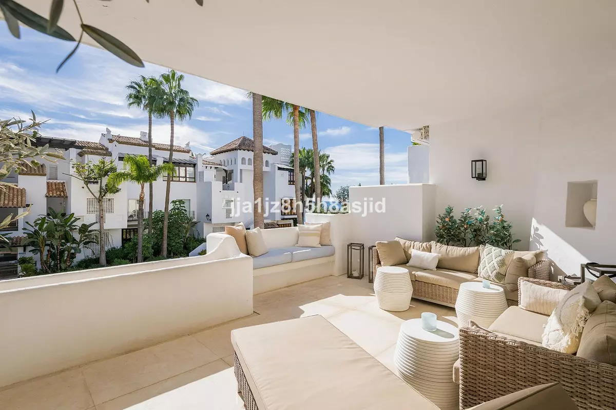 3-bedroom Apartment In Marbella, Spain (136 M²)
