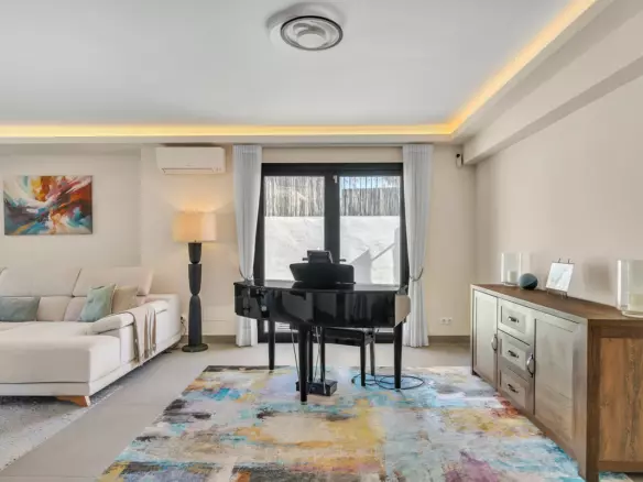 4-bedroom Villa In Marbella, Spain (280 M²)