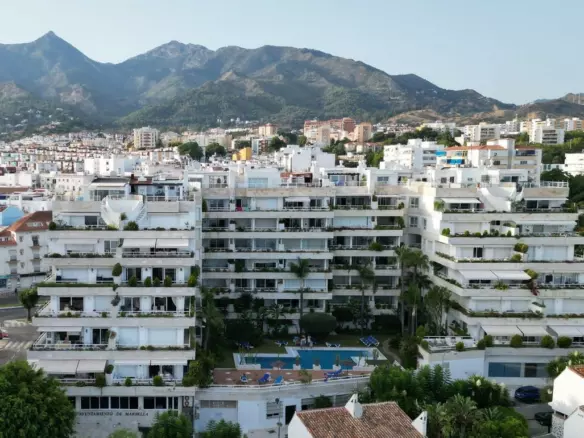 2-bedroom Apartment In Marbella, Spain (203 M²)