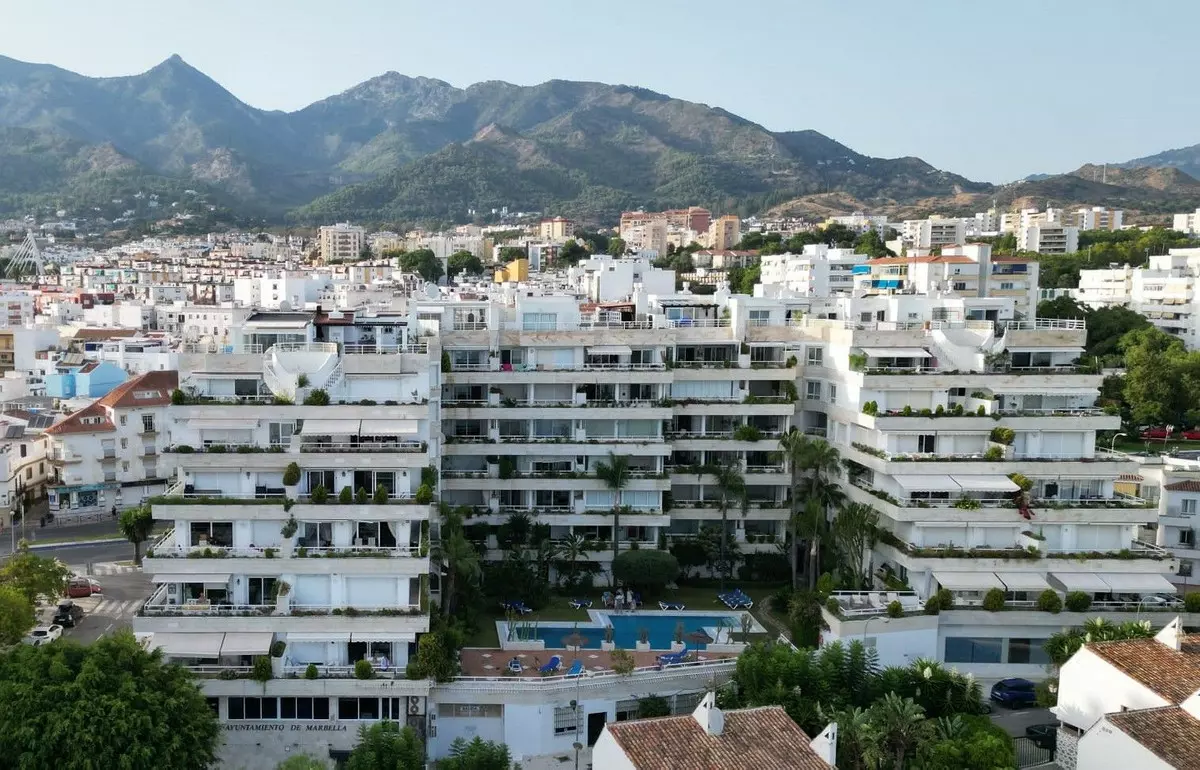 2-bedroom Apartment In Marbella, Spain (203 M²)
