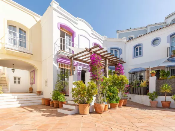 2-bedroom Town House In Benahavis, Spain (104 M²)