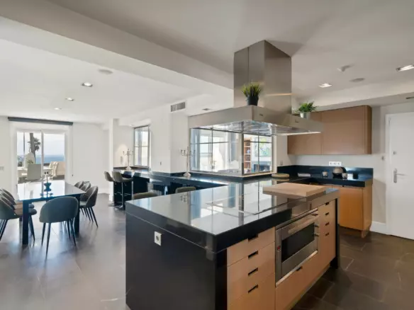 3-bedroom Apartment In Marbella, Spain (363 M²)