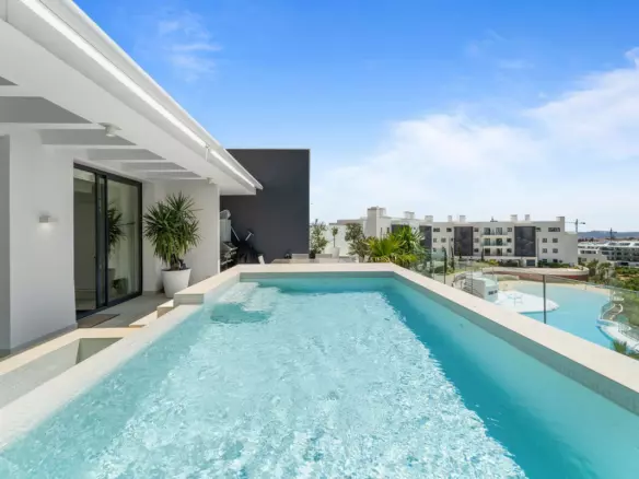 3-bedroom Apartment In Fuengirola, Spain (153 M²)