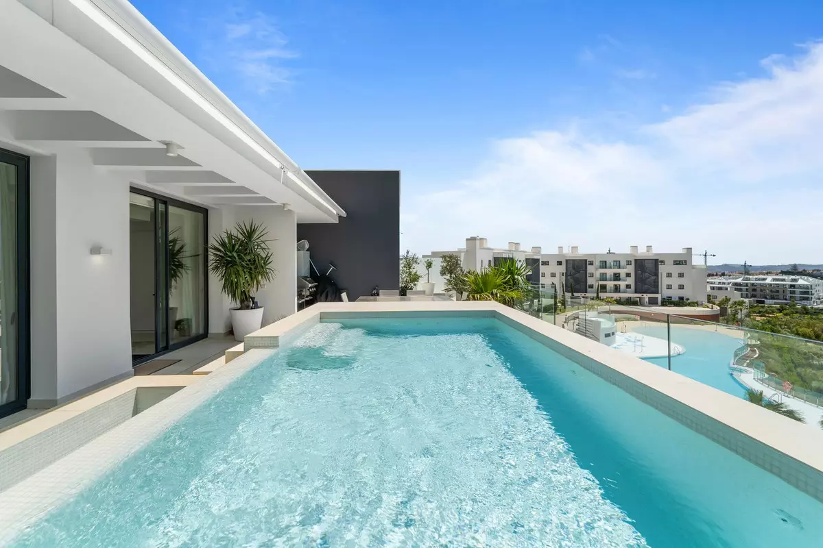 3-bedroom Apartment In Fuengirola, Spain (153 M²)