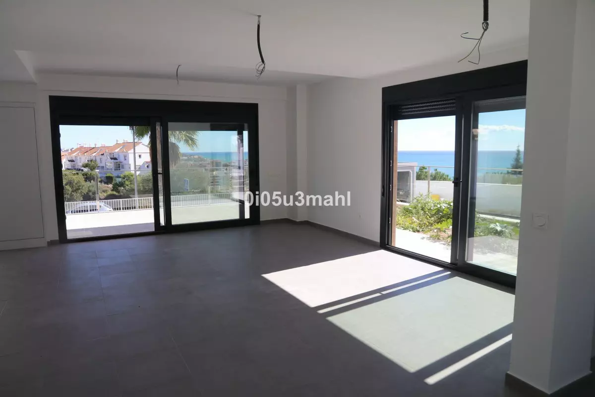 4-bedroom Villa In Málaga, Spain (292 M²)