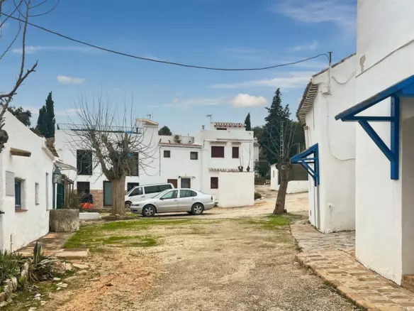 3-bedroom Town House In Villanueva Del Rosario, Spain (150 M²)