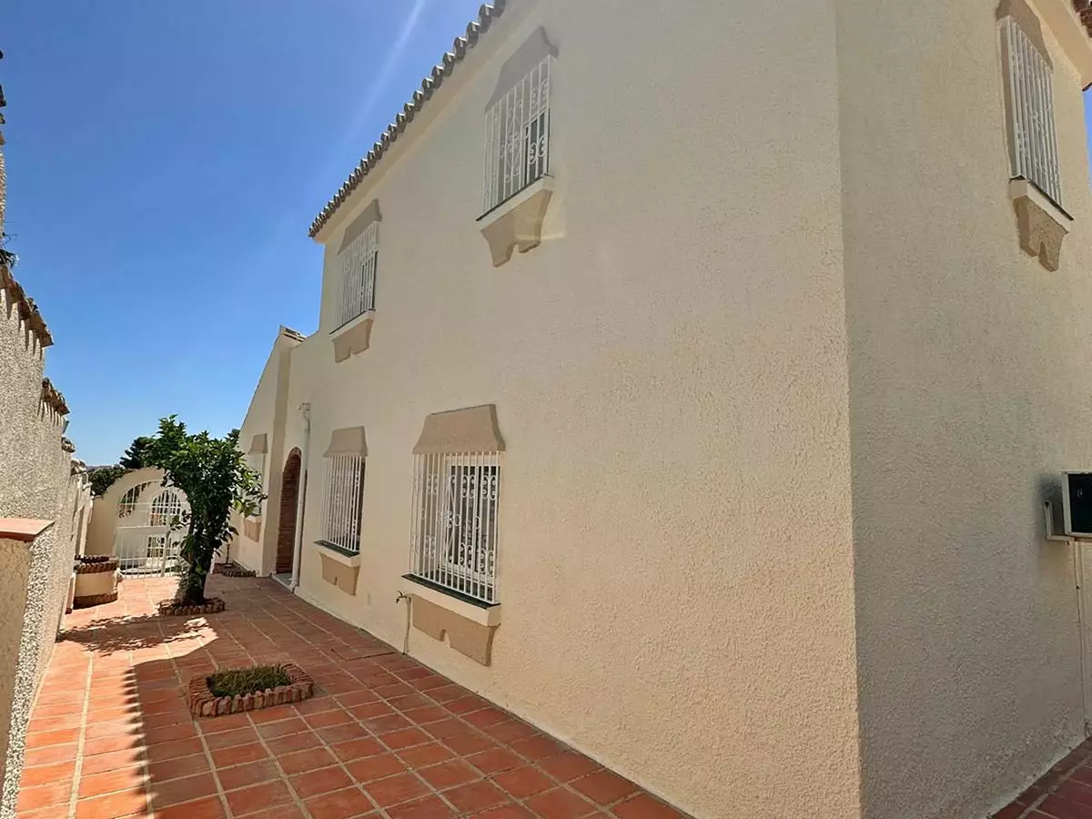 4-bedroom Villa In Mijas, Spain (189 M²)