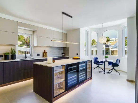6-bedroom Villa In Marbella, Spain (404 M²)