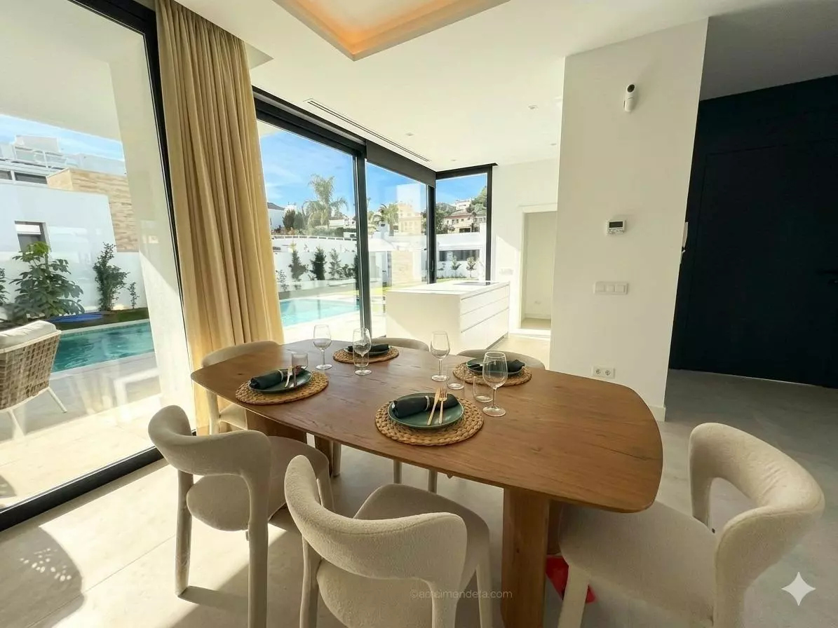 6-bedroom Villa In Estepona, Spain (418 M²)