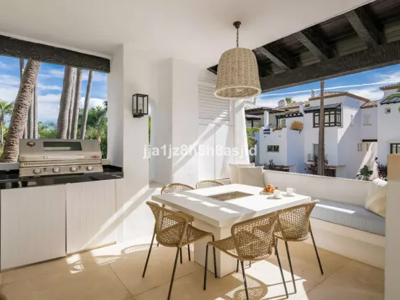 3-bedroom Apartment In Marbella, Spain (136 M²)