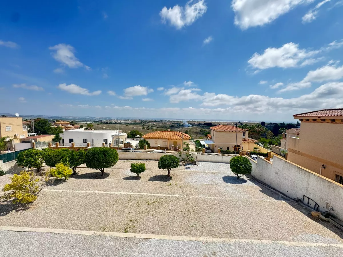 5-bedroom Villa In San Miguel De Salinas, Spain (163 M²)
