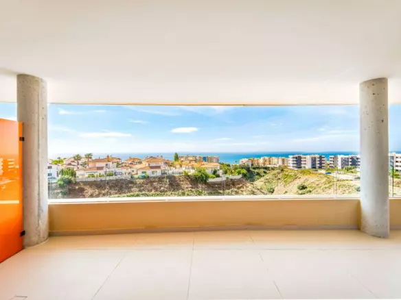 2-bedroom Apartment In Fuengirola, Spain (90 M²)