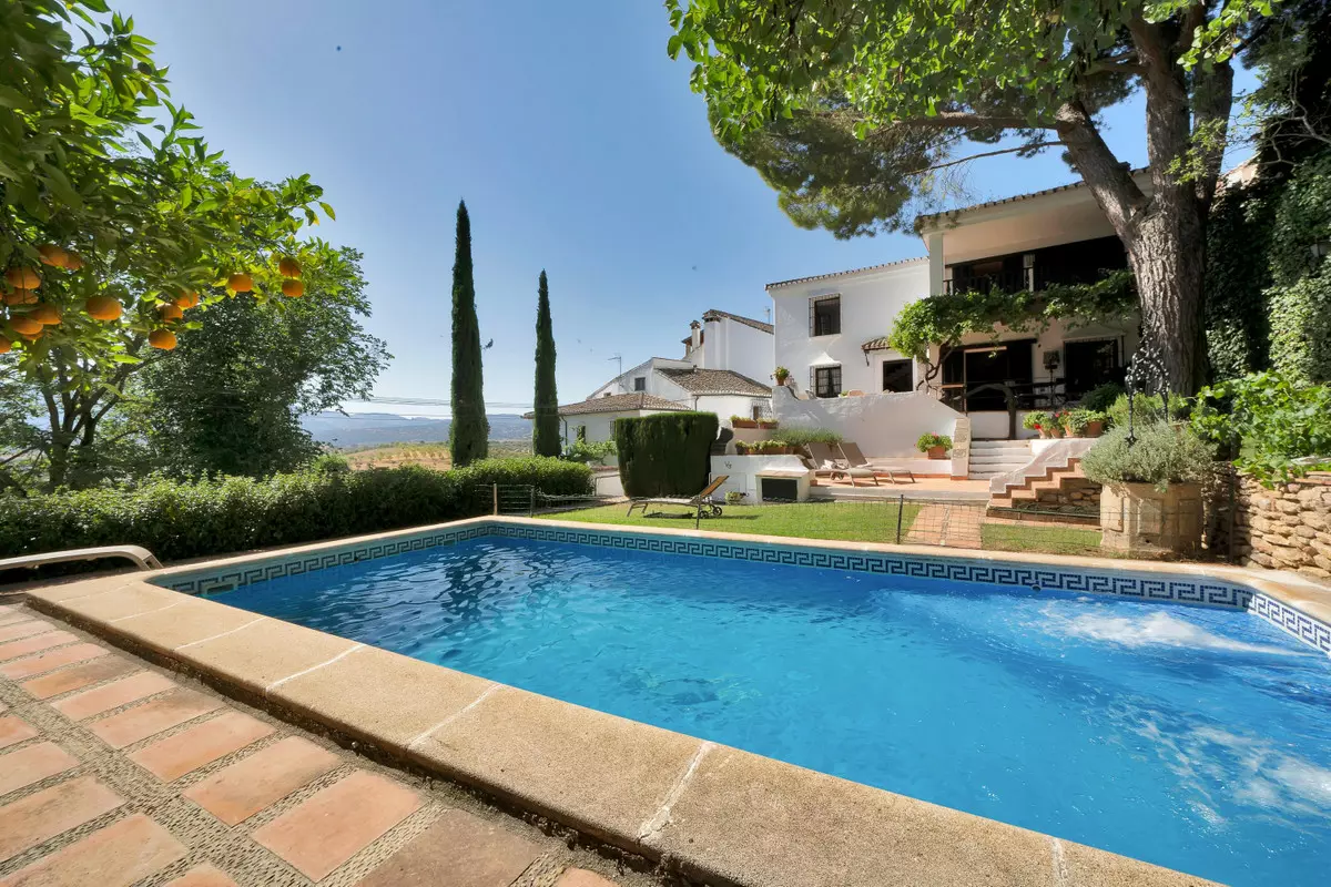 5-bedroom Villa In Ronda, Spain (395 M²)