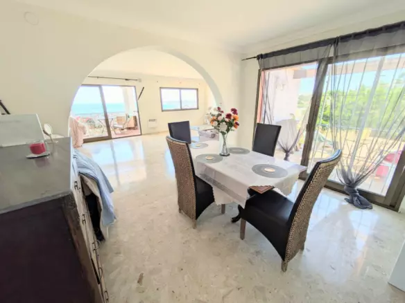 3-bedroom Villa In Benalmádena, Spain (197 M²)