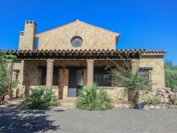 3-bedroom Villa In Pizarra, Spain (123 M²)