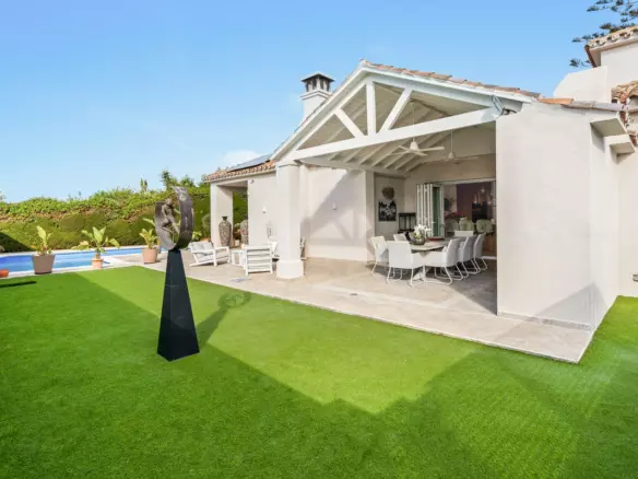 4-bedroom Villa In Estepona, Spain (210 M²)
