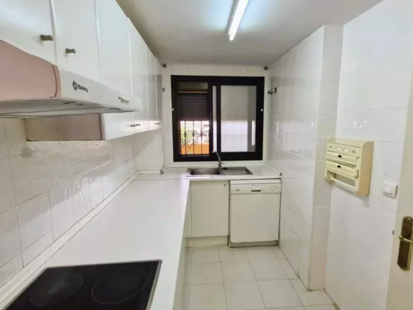 2-bedroom Apartment In Estepona, Spain (75 M²)