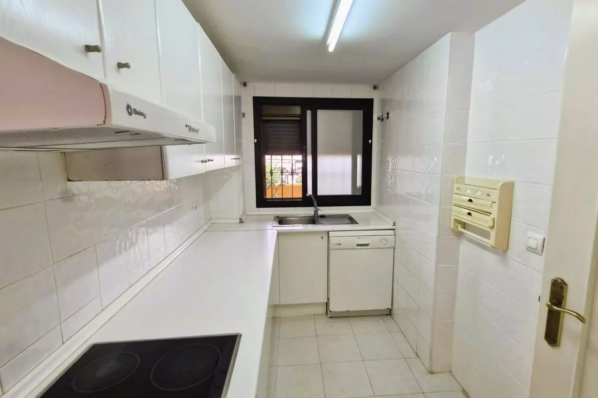 2-bedroom Apartment In Estepona, Spain (75 M²)
