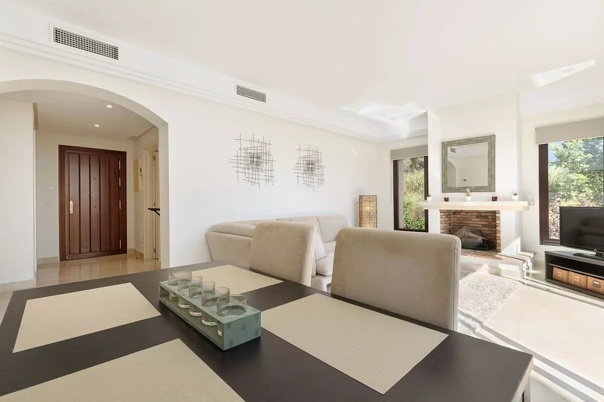 2-bedroom Apartment In Benahavis, Spain (102 M²)
