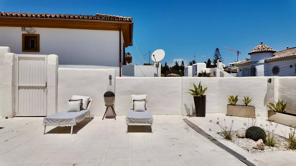 4-bedroom Villa In Marbella, Spain (321 M²)