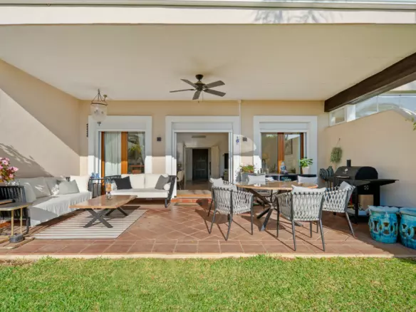 3-bedroom Town House In Estepona, Spain (184 M²)