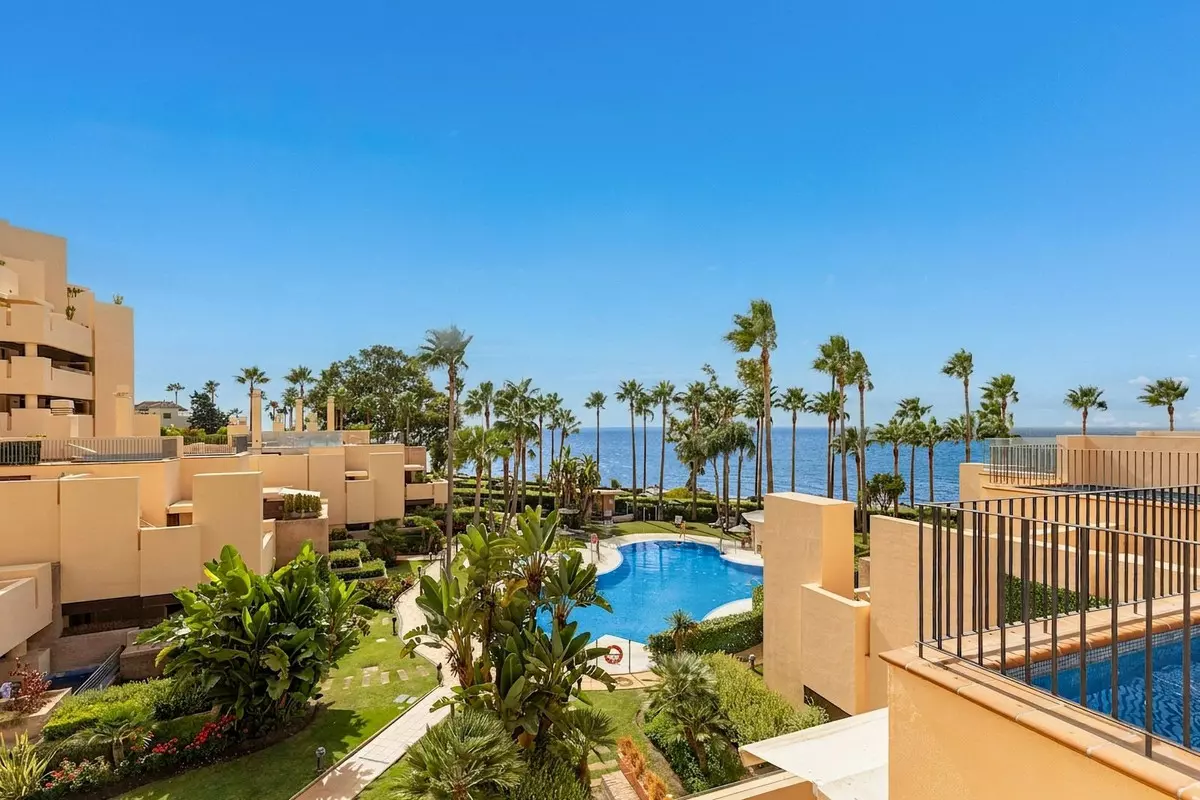 2-bedroom Apartment In Estepona, Spain (129 M²)