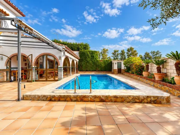 7-bedroom Villa In Benalmádena, Spain (399 M²)