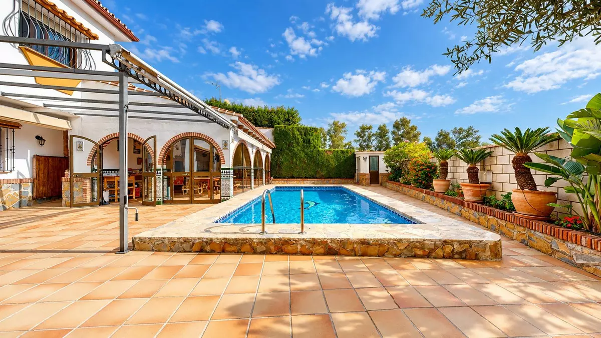 7-bedroom Villa In Benalmádena, Spain (399 M²)