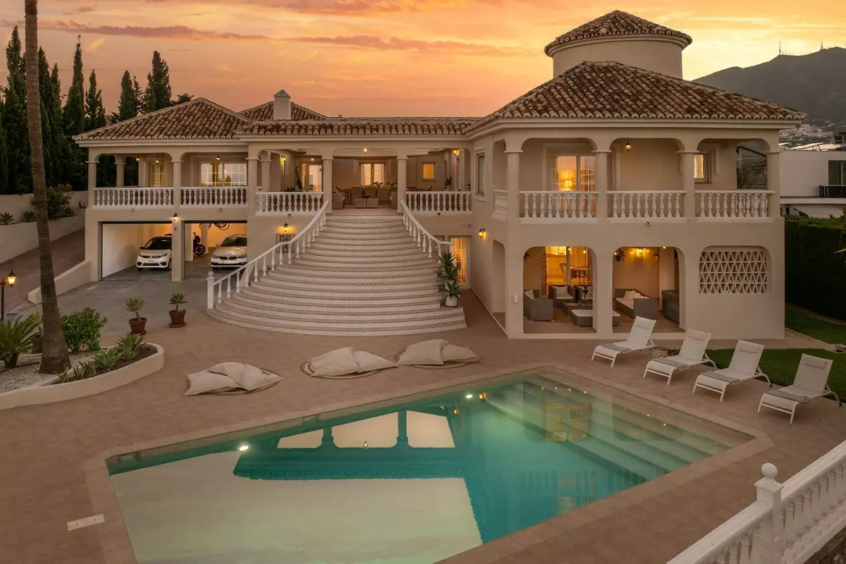 5-bedroom Villa In Benalmádena, Spain (793 M²)
