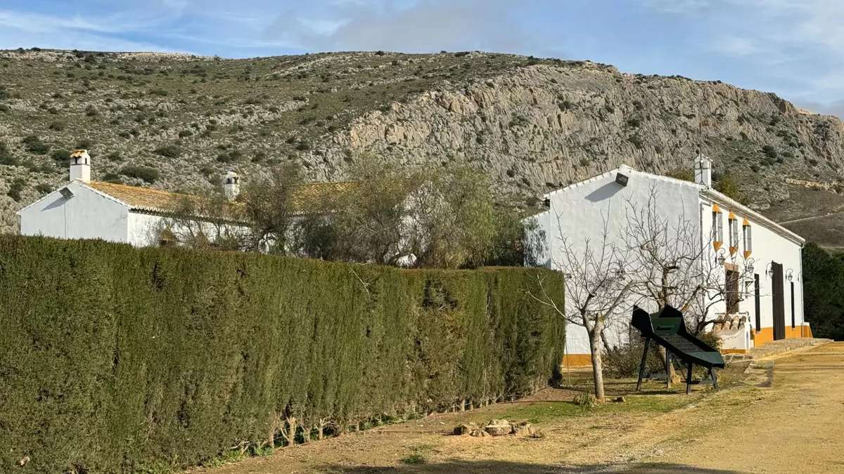 10-bedroom Country House In Teba, Spain (1.170 M²)