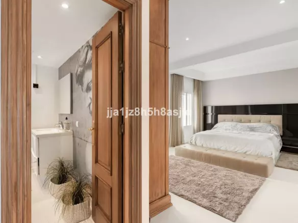 2-bedroom Apartment In Marbella, Spain (138 M²)